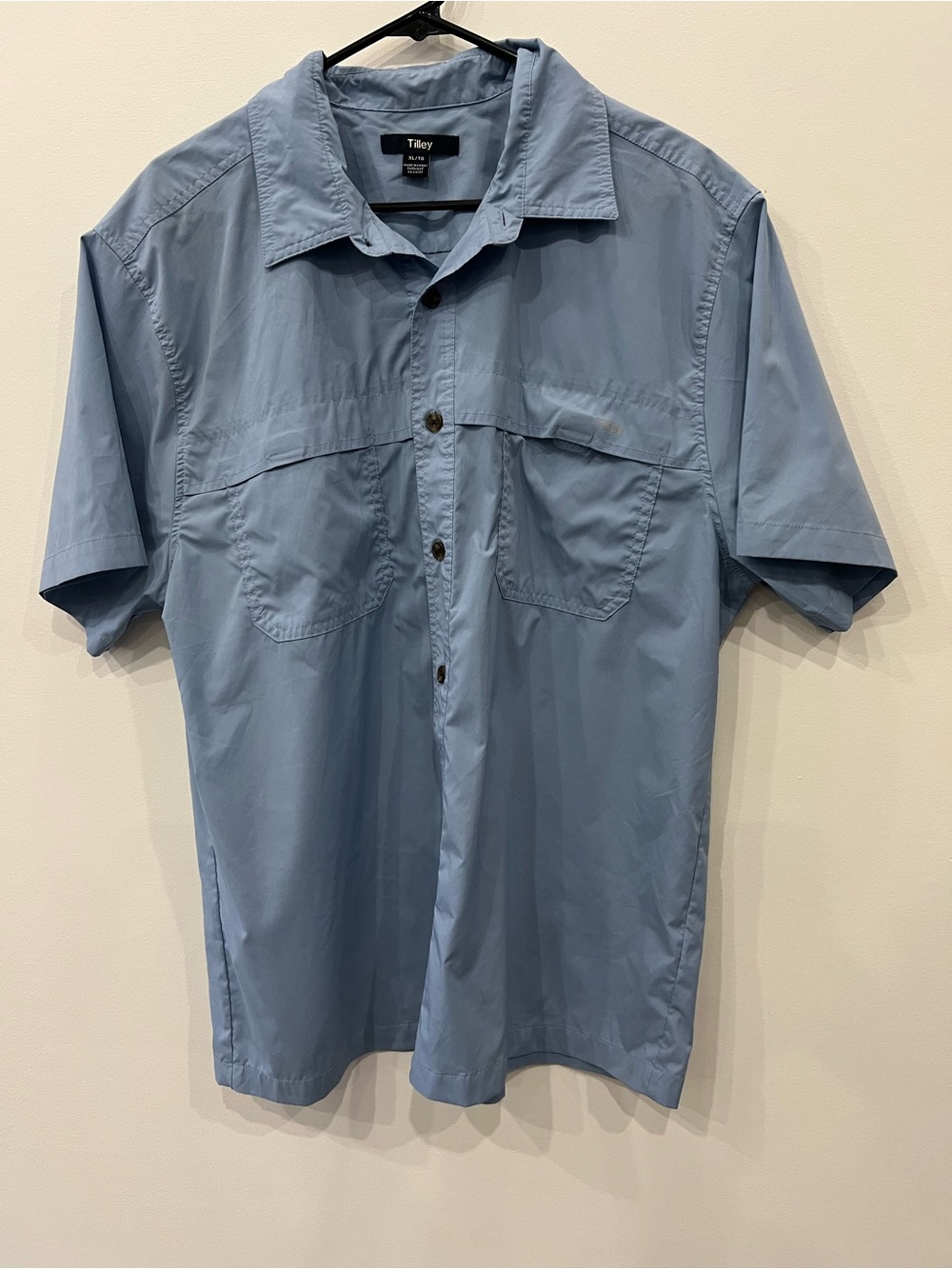 Tilley Men's Casual Short-Sleeve Button-Down Shirt in Light Blue